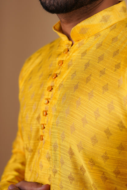 Divyam (दिव्यम्)